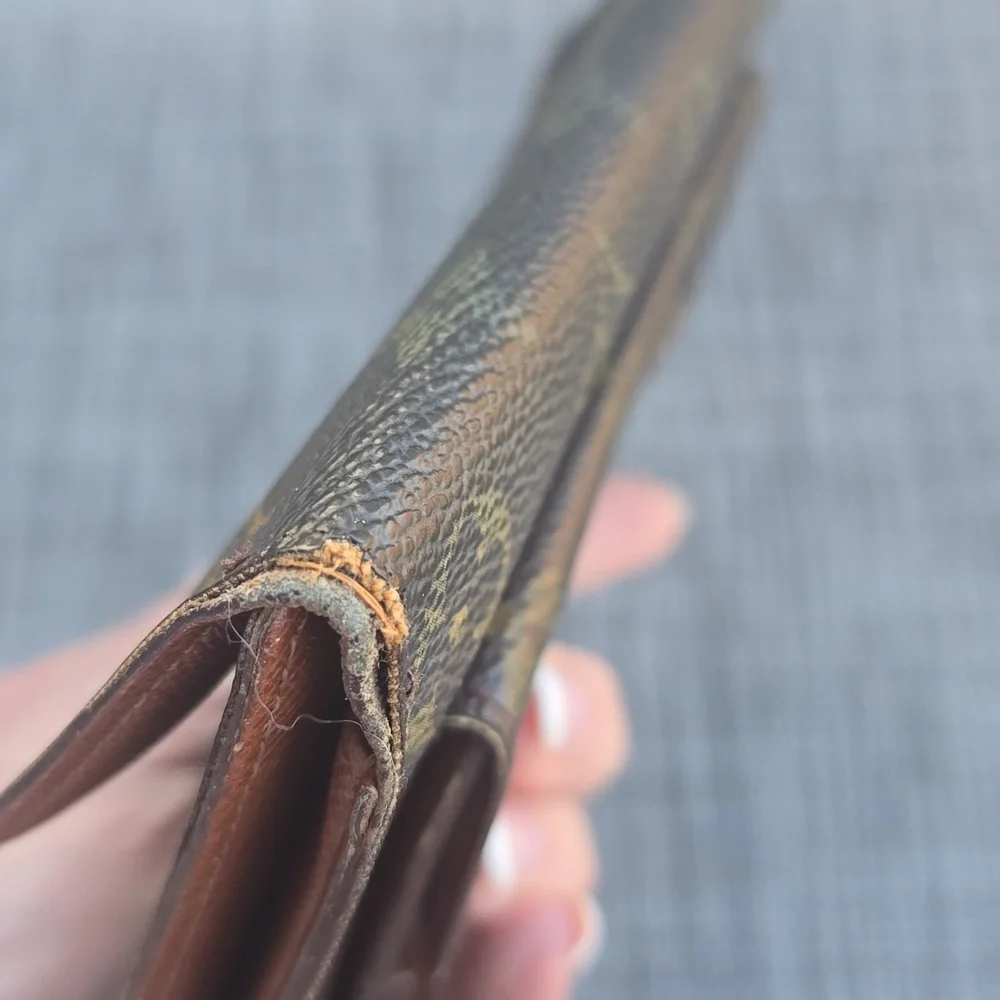 Free With $200 Purchase Louis Vuitton Monogram Wallet - Picture 13 of 14